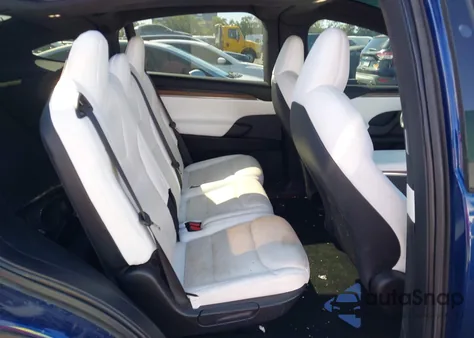 2022 Tesla Model X Dual Motor All-Wheel Drive/Plaid Tri Motor All-Wheel Drive from USA, damaged, VIN 7SAXCDE59NF337960